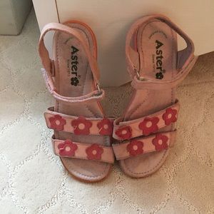 Aster pink flower sandal, size 34 euro
